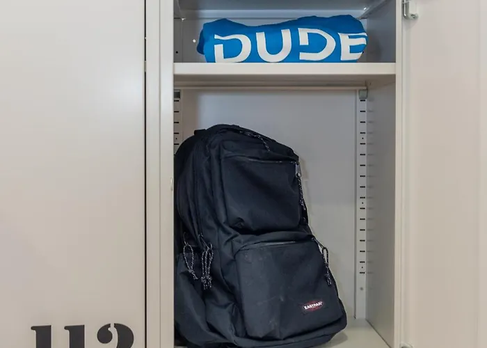 Dude Хостел Фигейра-да-Фош