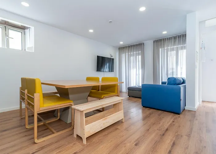 Dude Хостел Фигейра-да-Фош