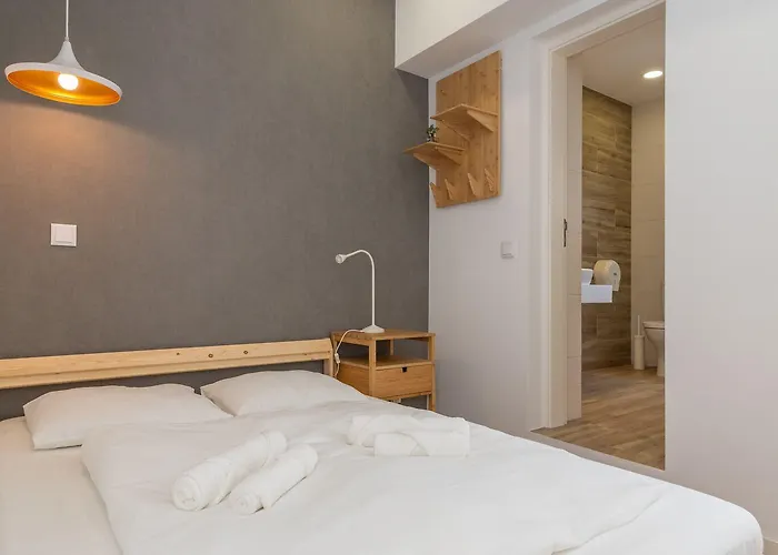 Хостел Dude Фигейра-да-Фош